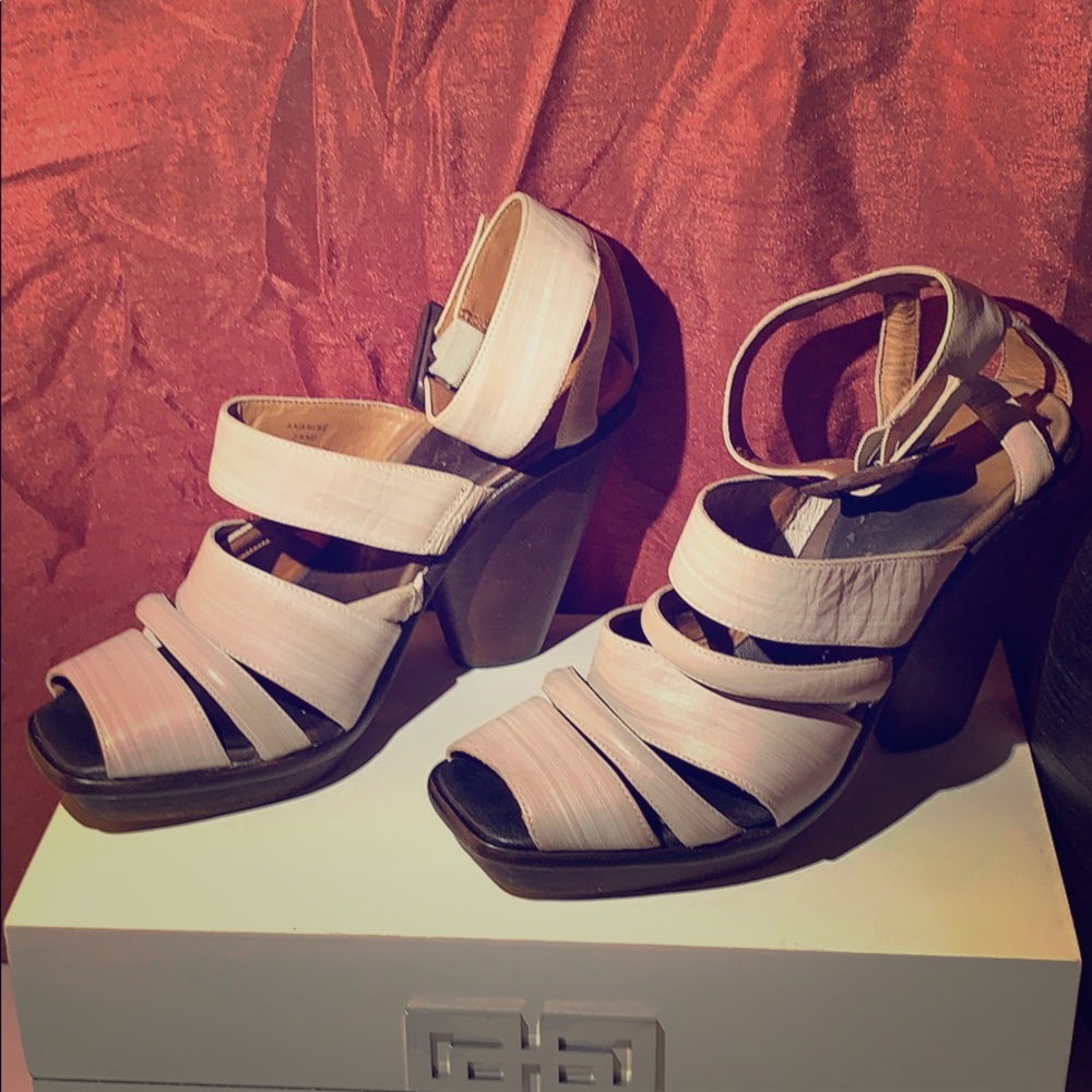 Vero Cuoio Sandles